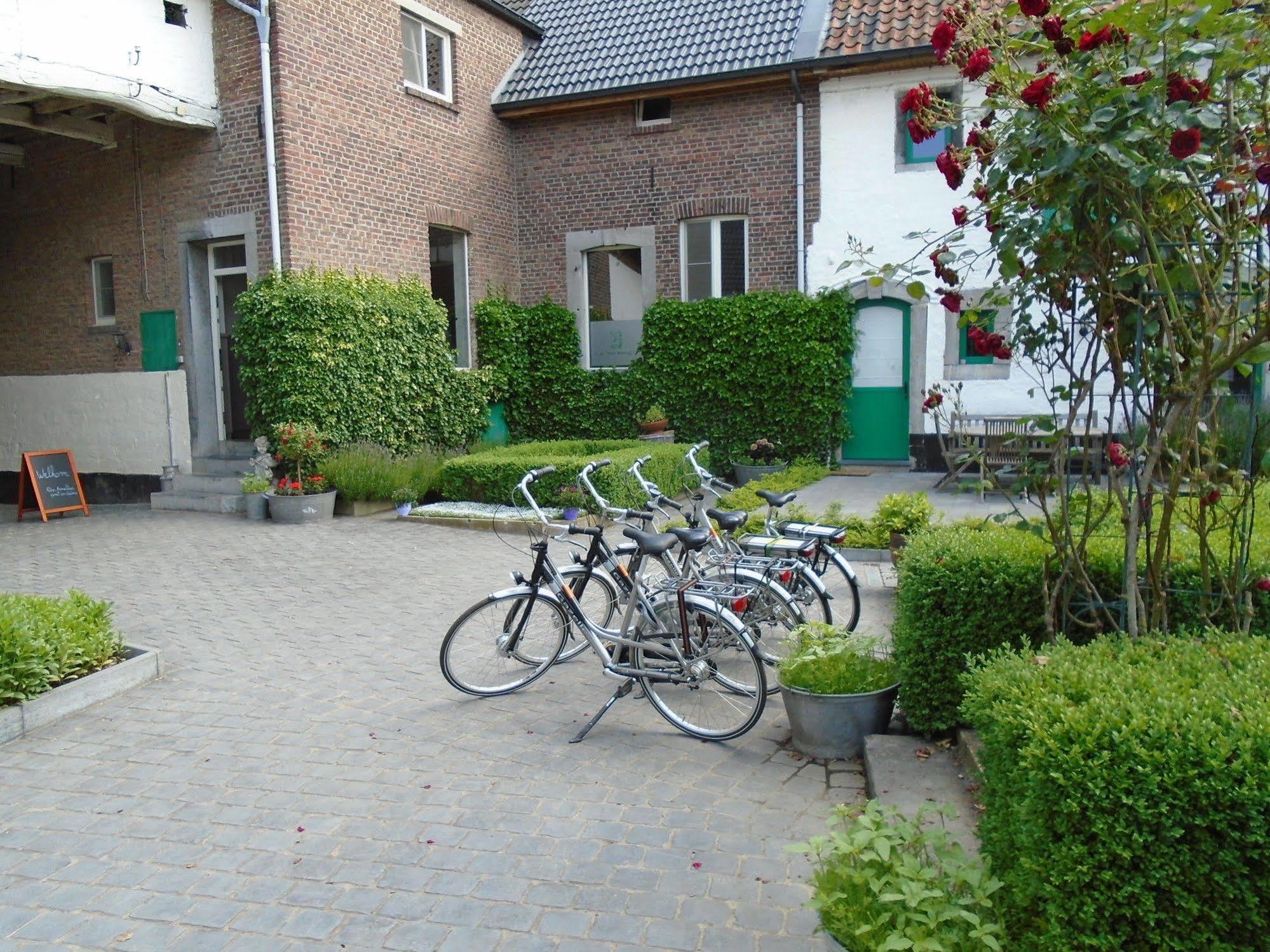B&B De Oude Winning Riemst Eksteriør billede